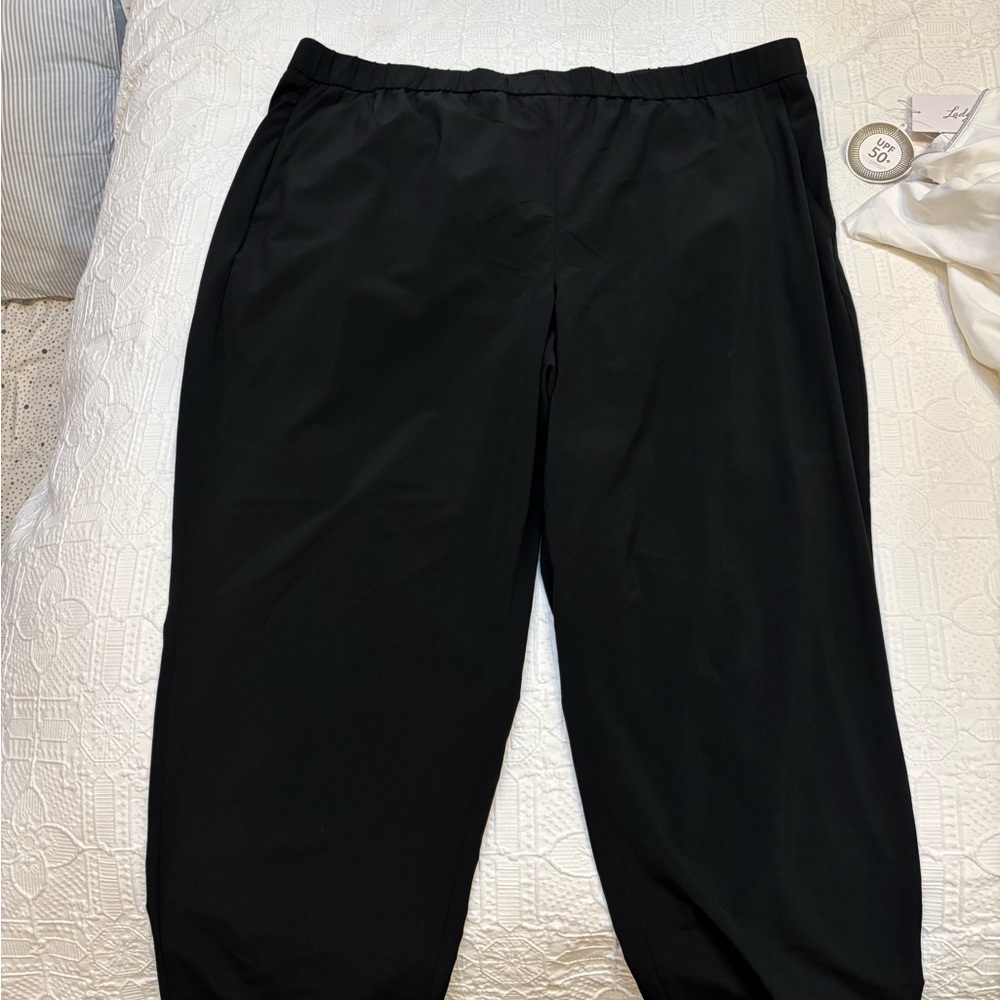 Banana Republic Black Ankle Cropped Pants
